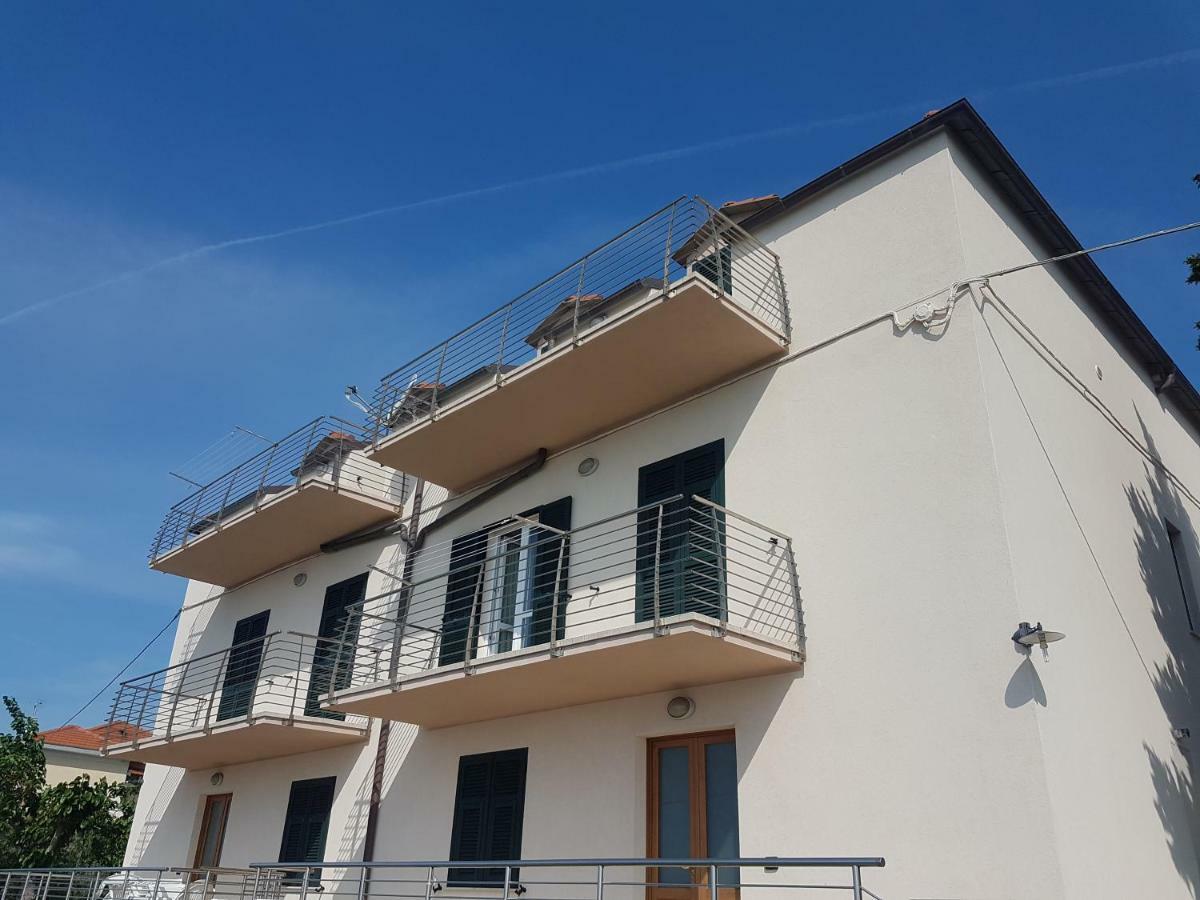 Da Rino Apartment Cipressa Exterior photo
